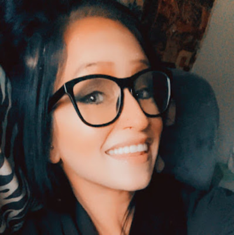 Meet your Posher, Emilee